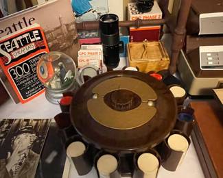 Turnit Co. Bakelite rotating/expanding poker chip caddy