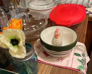 Lots of vintage kitchen goodies!