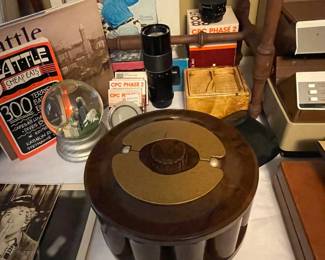 Turnit Co. Bakelite rotating/expanding poker chip caddy