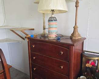 Dresser
