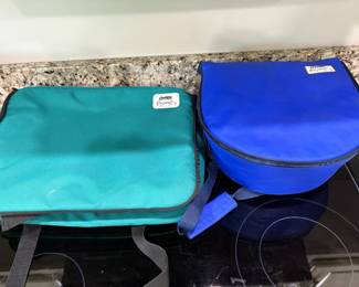 Pyrex Portables Dishes In Insulated Containers