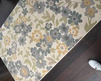  007 Rug With Blue And Yellow Flowers