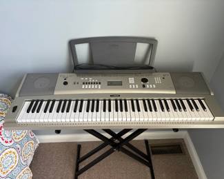  002 Yamaha YPG235 76 Key Portable Digital Piano Keyboard