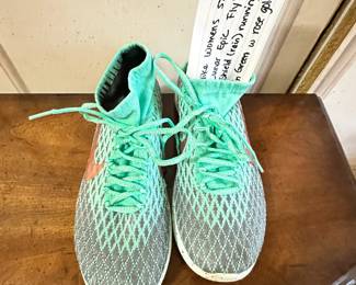 #267	NikeWomen sz 9 lunar Epic flying rain shield running shoes w rose gold Swoosh	 $20.00 			