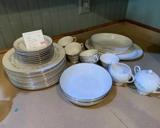#208	Flintidge China Bon lite 36 piece	 $75.00 			