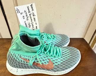 #267	NikeWomen sz 9 lunar Epic flying rain shield running shoes w rose gold Swoosh	 $20.00 			