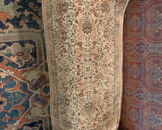 #190	Silk Runner Rug - Machine Made - 44x27	 $45.00 			