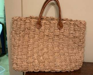 #043	Hand-woven Sea Grass Purse w/leather handles	 $30.00 			