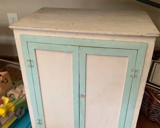 #026	Doll Clothes Wardrobe - 15x10x19	 $20.00 			