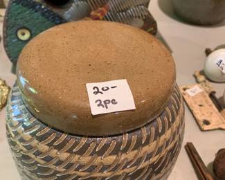 #098	Clay Jar w/Lid by Guadalupe Robinson Artist	 $20.00 			