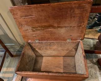 #051	Oak Primitive Box w/Lid - 25x16x10	 $120.00 			