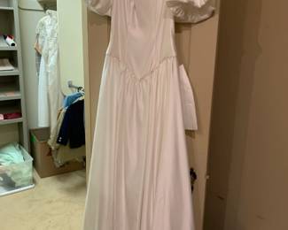 #042	White Bubble Sleeve Dress w/Buttons Down the Back 	 $25.00 			