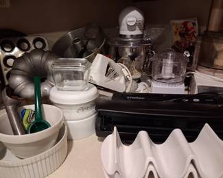 KitchenAid mixer and Cuisinart
