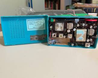 $35.00 - Vintage Turquoise Telesar Transistor Six GT-200 AM Radio, Made in Japan