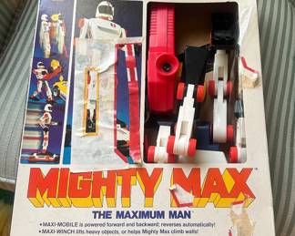 $40.00 - 1976 Tomy Mighty Max: The Maximum Man Robot toy