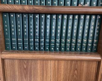 $97.00 - Encyclopaedia Britannica Library Complete 2003 Set with Yearbooks (1985-2006)