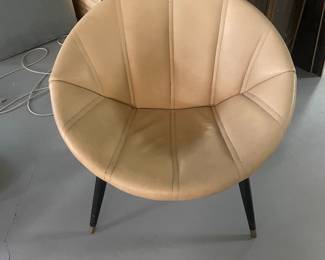 $75.00 - MCM Tub/Lounge Chair, Vinyl Upholstery, Wood Tapered Legs with Brass Tips