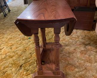 $75.00 - Solid Oak Drop-Leaf Gateleg Side Table