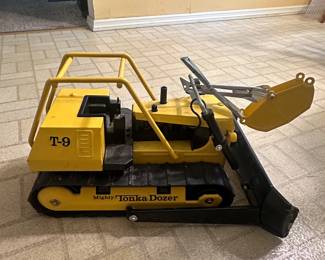$80.00 -1970s Mighty Tonka T-9 Dozer (Model #3907)