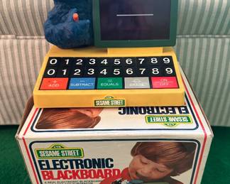 $34.00 - 1976 Sesame Street Electronic Blackboard by Concept 2000