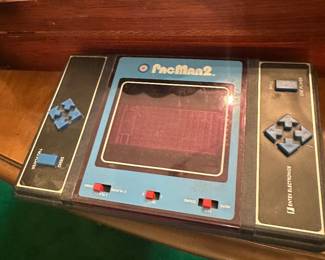$25.00 - Entex Pac-Man 2 Handheld Electronic Game (1981)