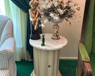 $200.00 - Vintage Wood Fluted Column End Table with Marble Top