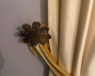 $15.00 - Pair of Gold-Tone Tiebacks