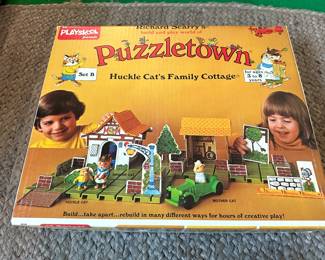 $25.00 - Richard Scarry's Puzzletown Set B (Huckle Cant's Family Cottage) 1976 Playskool
