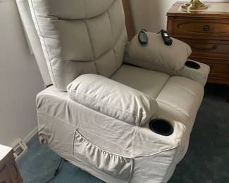 $375.00 - Oversized Power Lift Recliner Chair Heat Massage Lift Assist Cup Holders Cream (2023 Motor Components)- Great Working Condition