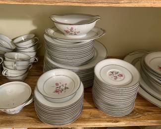 $125.00/Set - 80 Piece RC Royal Crockery Japan (Royal China/Noritake) 559 Porcelain China Set