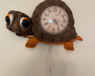 $85.00 - Vintage New Haven Turtle Wall Clock Working Large Big Eyed Retro