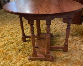 $75.00 - Solid Oak Drop-Leaf Gateleg Side Table