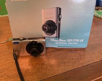 $95.00 - Canon PowerShot SD770 IS Digital ELPH 10MP Camera