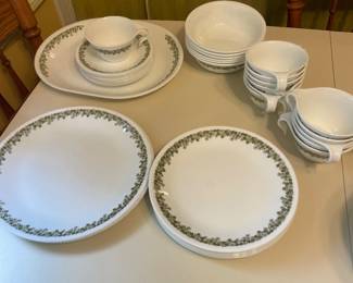 $28.00 - Vintage Corelle Spring Blossom Crazy Daisy Dinnerware, 28 Pieces