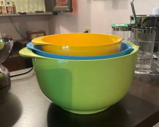 $45.00 - Retro Melamine Nesting Mixing Bowls, Set of 3