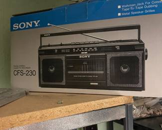 $85..00 - Vintage Sony CFS-230 Boombox in Original Box