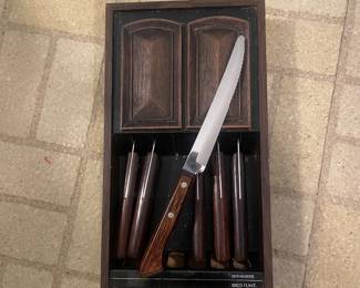 $38.00 - Mid Century Ecko Flint Steakster Steak Knife Set with Storage Tray
