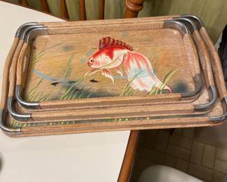 $22.00/set - Vintage Set of 3 Nesting Serving Trays, Goldfish Design