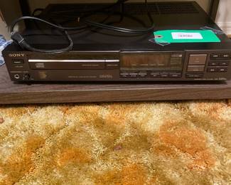 $75,00 - Sony CDP-520ES ES Series Vintage Audiophile Single Disc CD Player