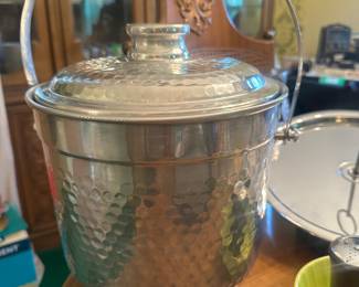 $28.00 - Nasco Italy Hammered Aluminum Ice Bucket