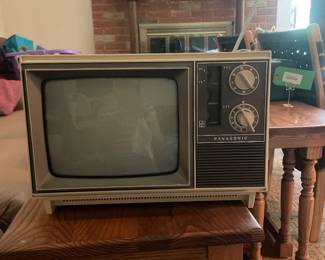 $38.00 - Vintage Panasonic Portable Black & White CRT Television Retro TV