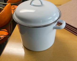 $28.00 - Vintage Enamelware Stock Pot with Lid