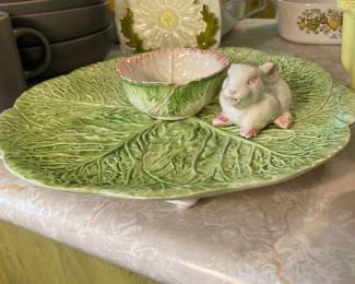 $38.00 - Italian Cabbage Leaf Serving Platter with Bunny & Bowl