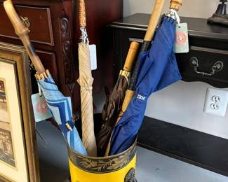 Umbrella and umbrella stand