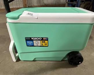 Igloo Wheelie Cool 38qt Rolling Cooler