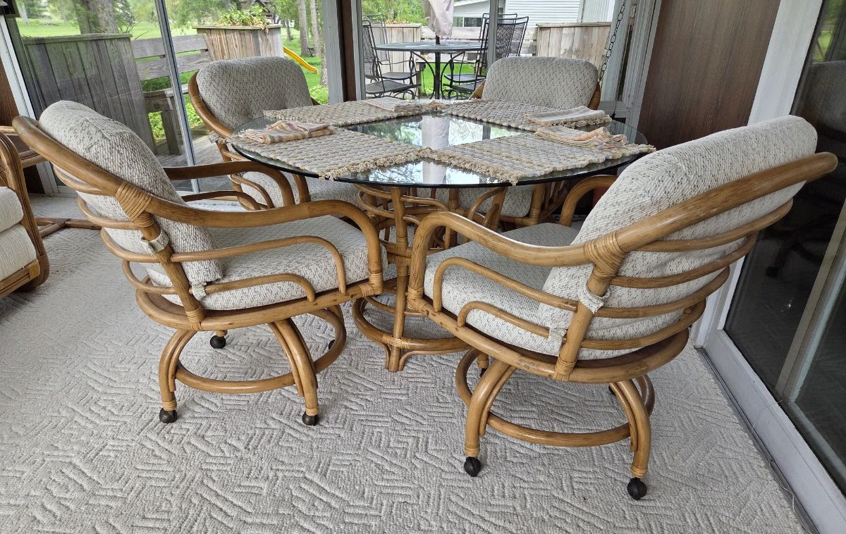 Sunroom furniture