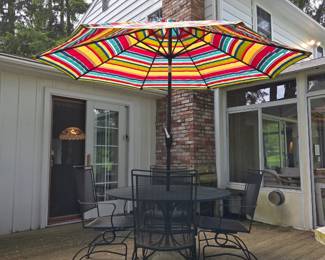 Outdoor table/4 chairs/umbrella
