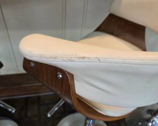 #16	Armen Living Swivel Adjustable Height Chrome Tall Bar Stools w/Foot Rest and Wood Bottom and Sides  - set of 2	 $50.00  #17	Armen Living Swivel Adjustable Height Chrome Tall Bar Stools w/Foot Rest and Wood Bottom and Sides  - set of 2	 $50.00 #18	Armen Living Swivel Adjustable Height Chrome Tall Bar Stools w/Foot Rest and Wood Bottom and Sides  - set of 3	 $75.00
