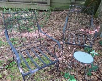 #182	Iron Set of 2 Patio  Chairs w/Side Table 	 $40.00 
