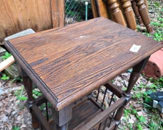 #170	Wood Magazine Side Table - Oak 19x13x25	 $30.00 